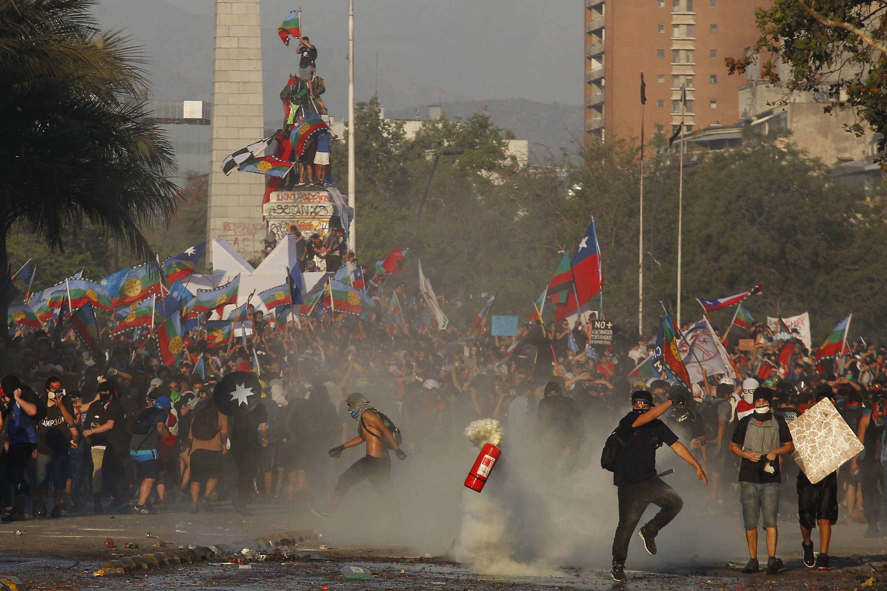 Nach Blutigen Protesten: Chile Soll Neue Verfassung Bekommen