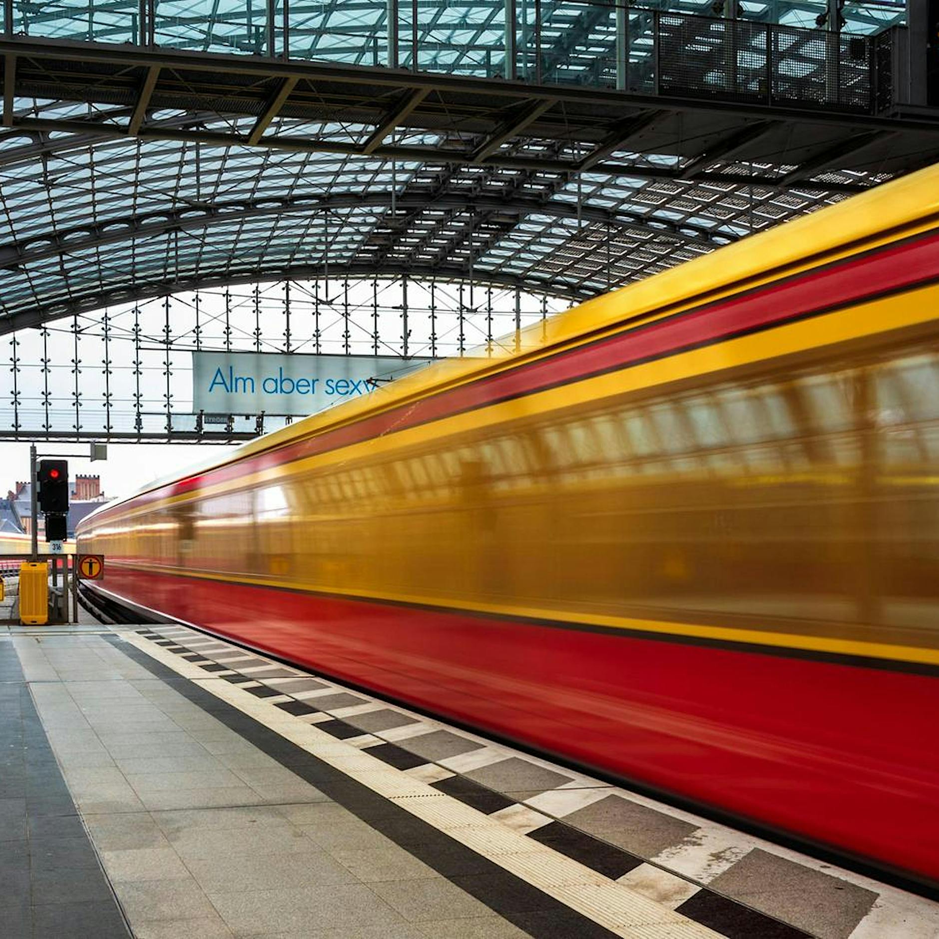 Neun-Euro-Ticket: Droht Pfingsten das Bahn-Chaos?