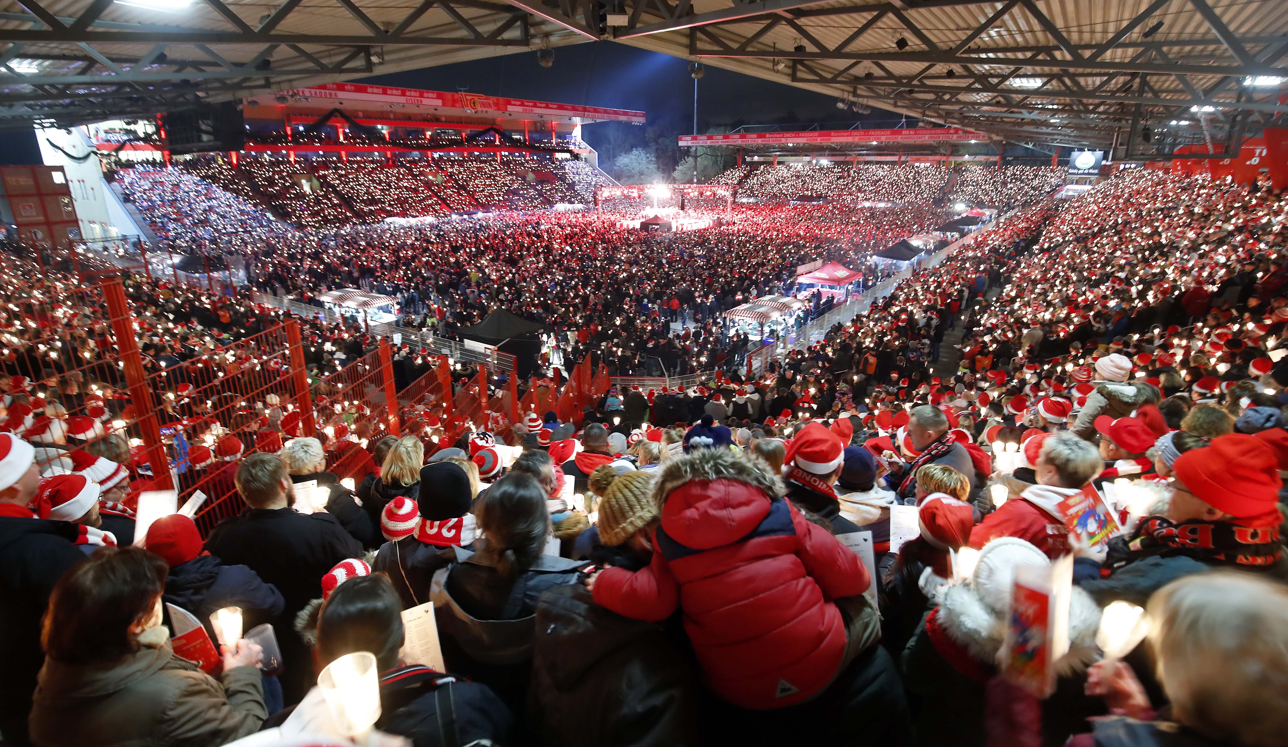 28.500 Fans Singen Bei Berlins Größter Weihnachtsfeier