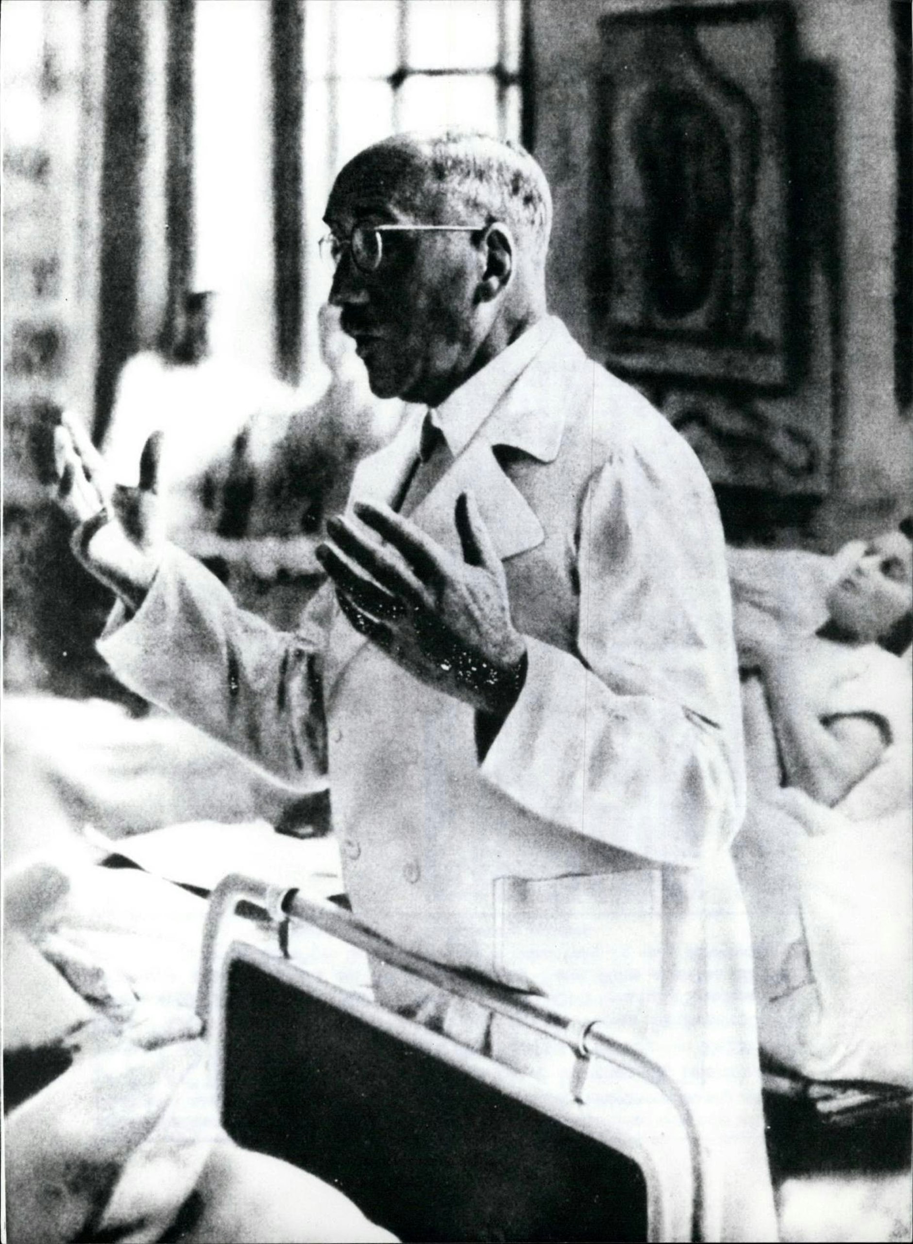 Ferdinand Sauerbruch „Auf Messers Schneide” eine Ausstellung über