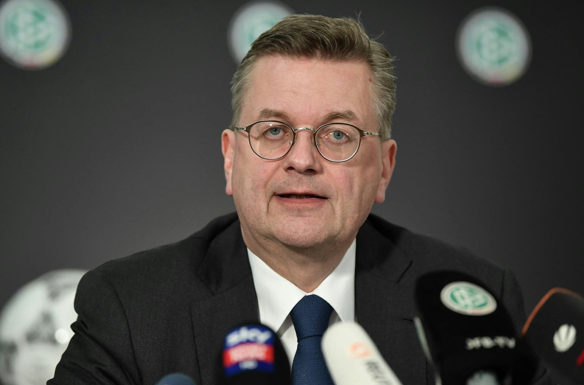Grindel Nach Rücktritt beim DFB Kehrt Reinhard Grindel jetzt zum ZDF