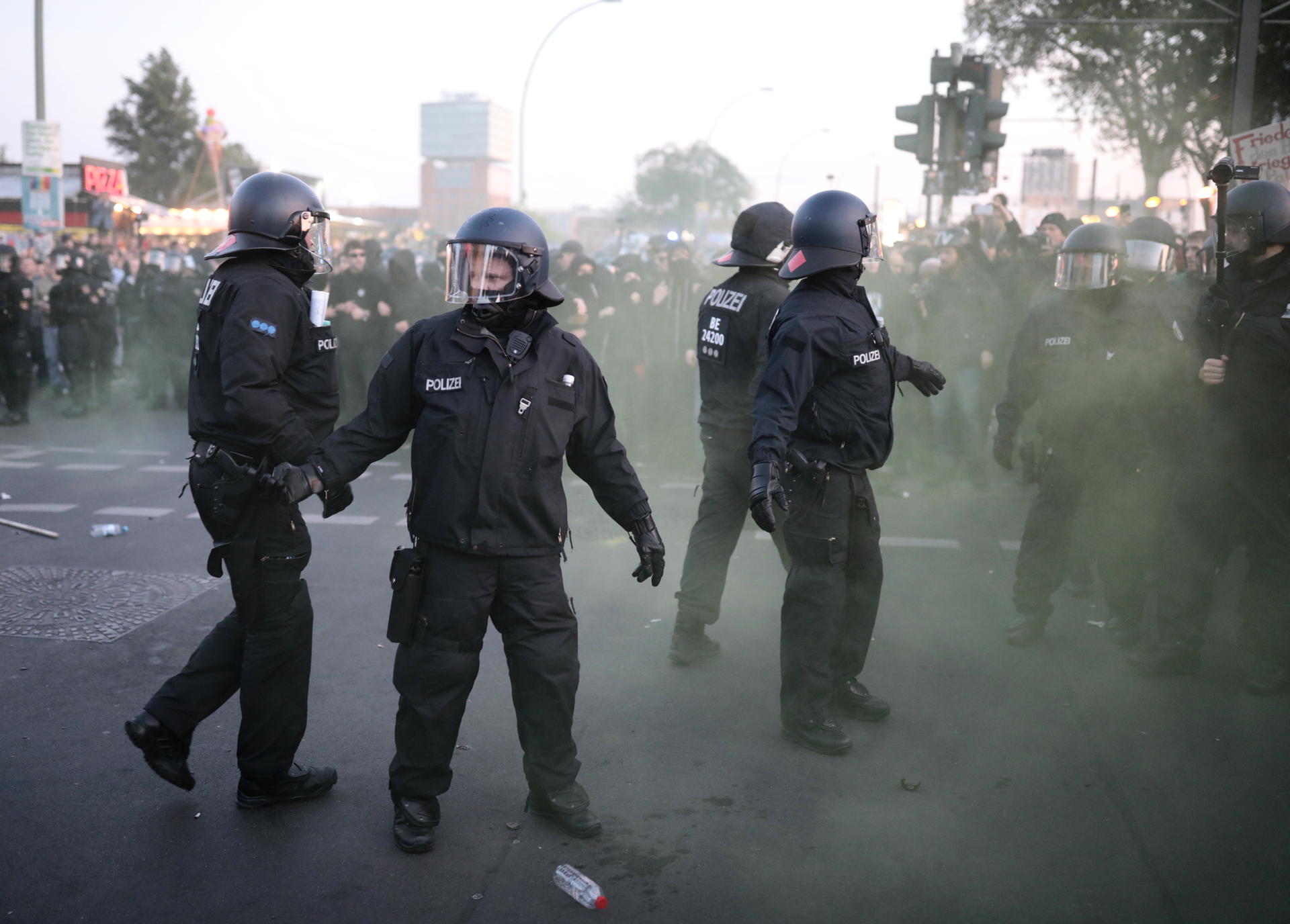 Die Polizei stoppte den Demonstrationszug schließlich auf der Warschauer Straße.