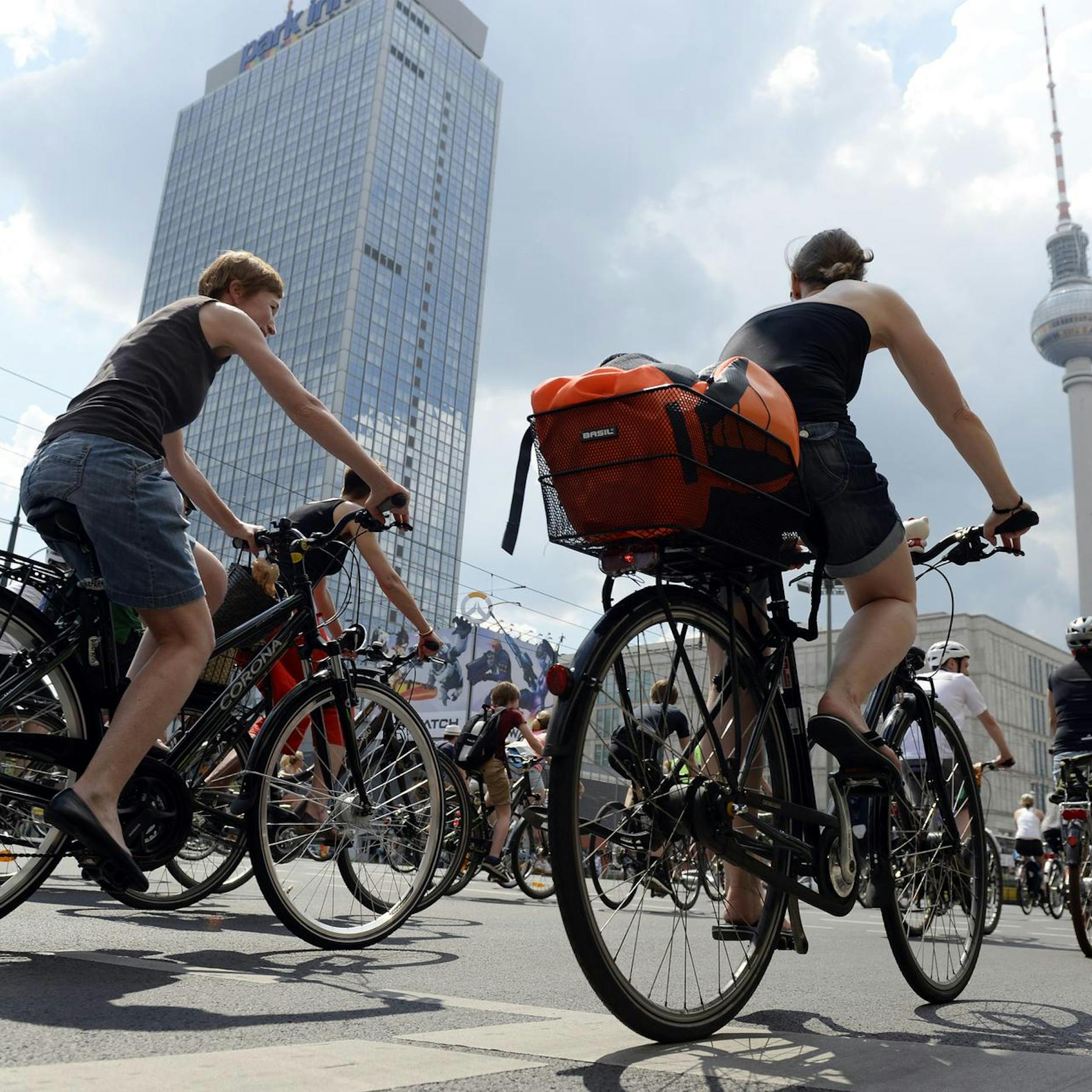 Image - ADFC-Fahrradsternfahrt 2024 in Berlin – Rad-Lobbyist: „Auf der Autobahn radeln ist schön!“