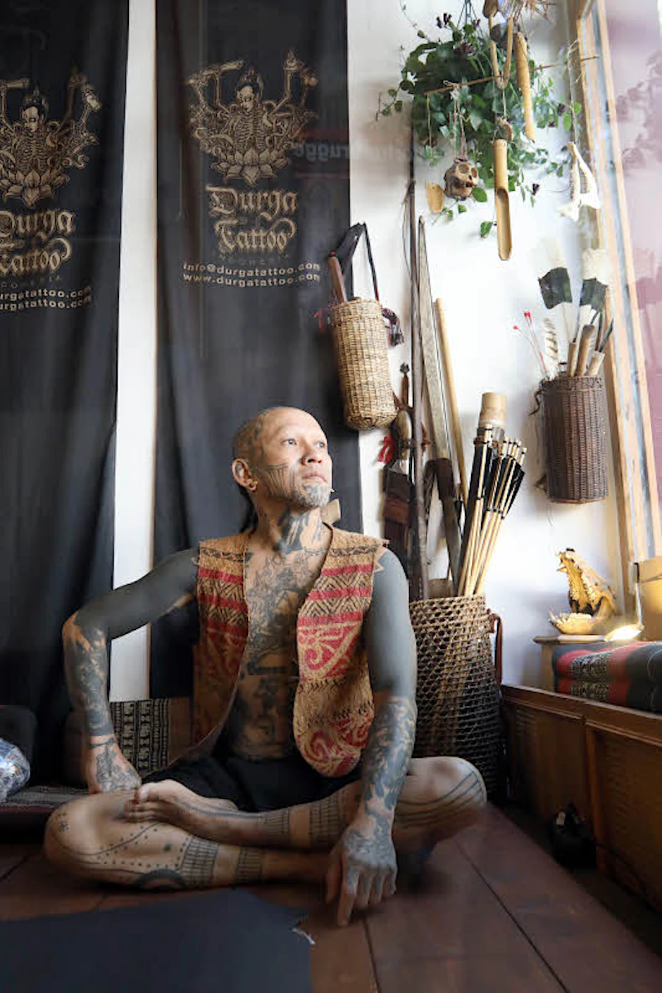 „Jedes Motiv, jedes einzelne Element hat einen Bezug zum Leben“: Durga, Tattookünstler aus Indonesien.
