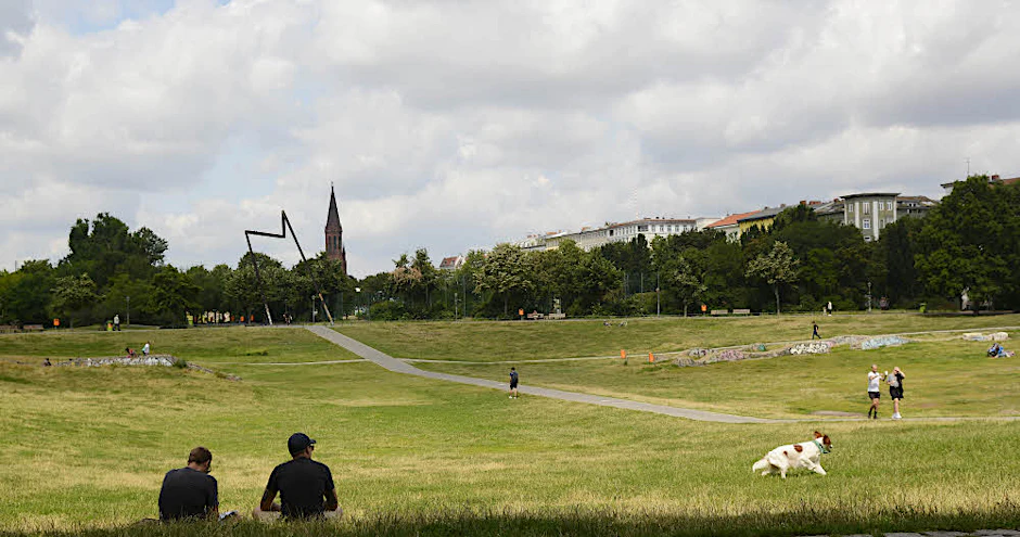 Ruheort, Liegewiese, Spielplatz, Kifferzone: Der Görlitzer Park in Kreuzberg.