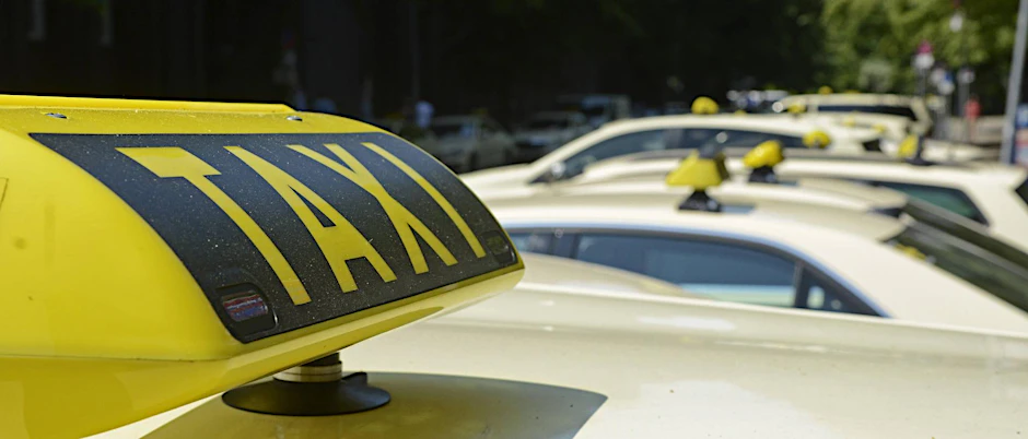 Ein freundlicher Taxifahrer versüßte mir den Tag, in dem er auf mich wartete und die Uhr ausschaltete.  