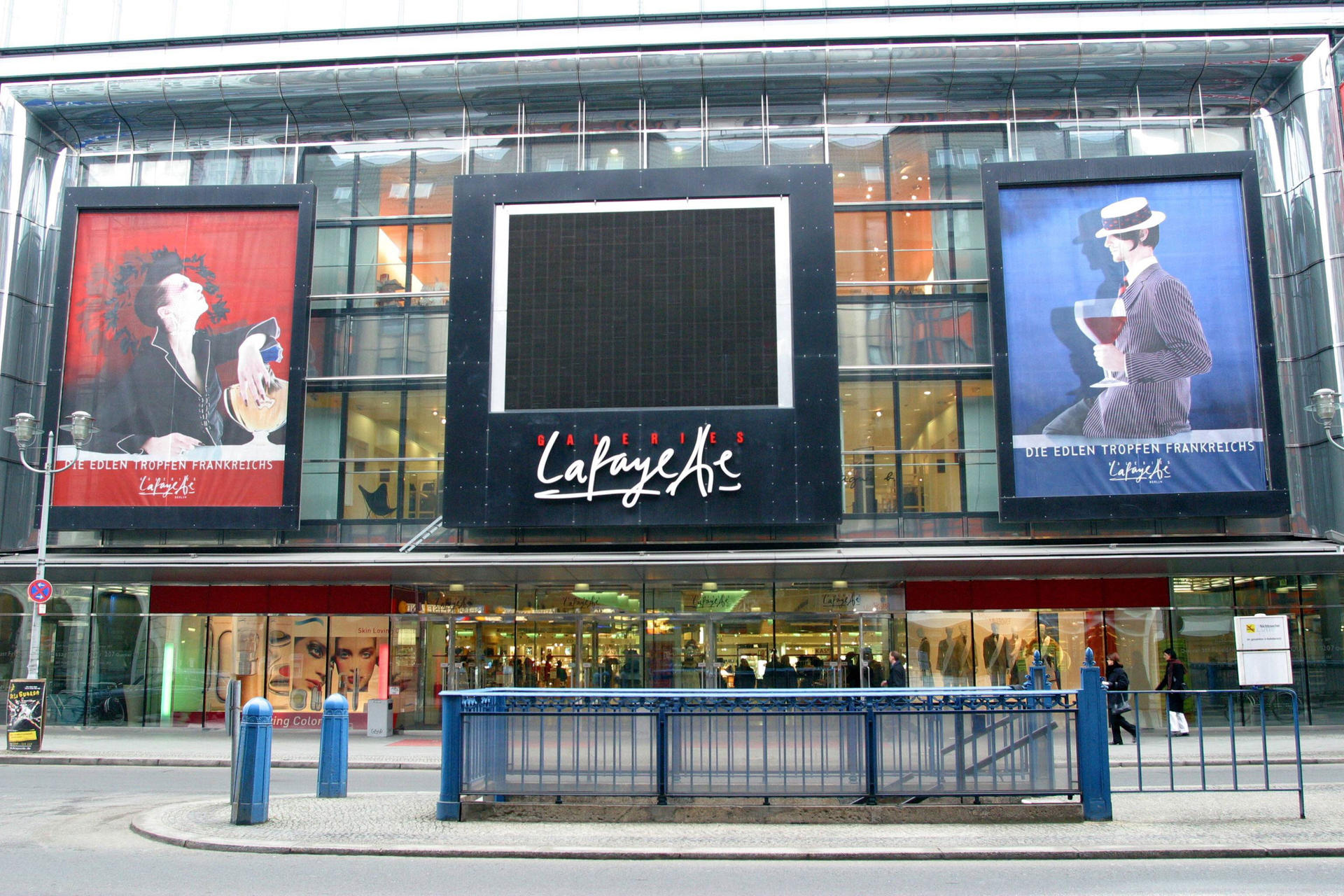 Das Luxuskaufhaus Galeries Lafayette ist ein Herzstück der Einkaufsmeile Friedrichstraße.