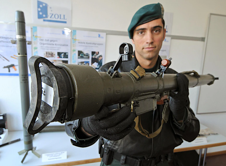 2008 hatte der Zoll in Bayern zwei Raketenwerfer sichergestellt. (Symbolbild)