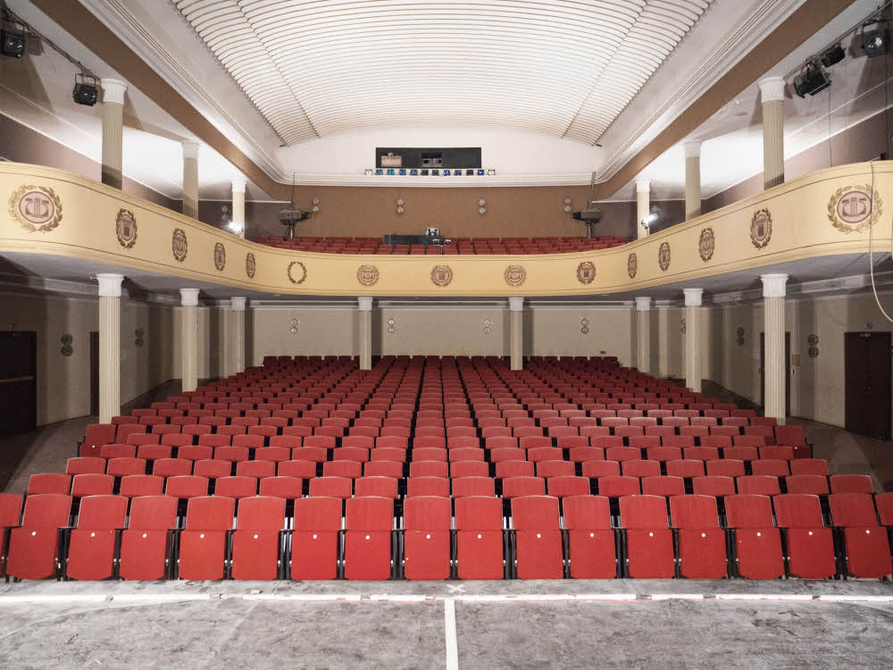 „Russenoper“: Etwa 600 Gäste passen in den Saal des Karlshorster Theaters.