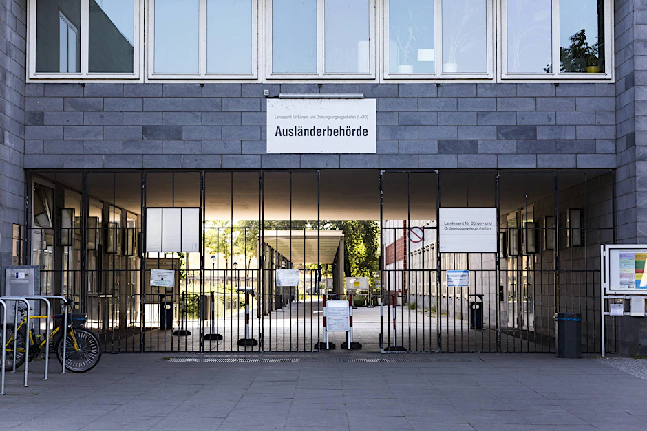 Die Ausländerbehörde am Friedrich-Krause-Ufer.