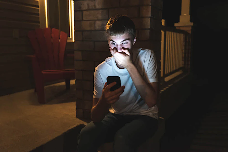 Um am eigenen Smartphone keine bösen Überraschungen zu erleben, ist bessere digitale Bildung nötig.