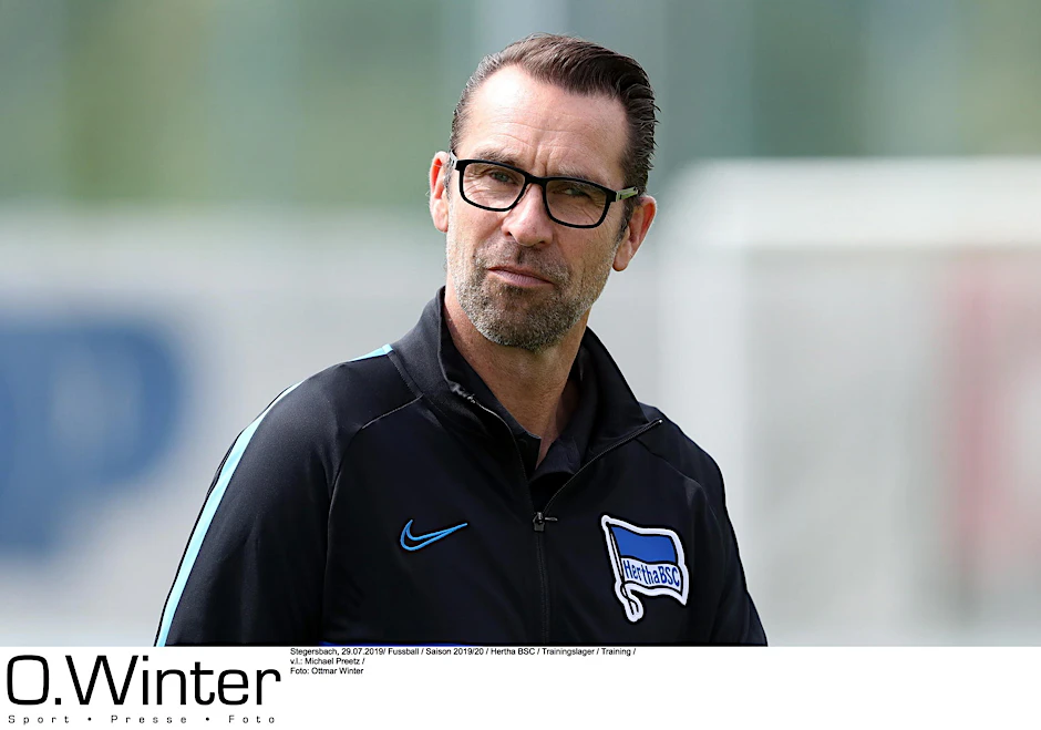 Manager Michael Preetz ist ungewohnt offensiv.