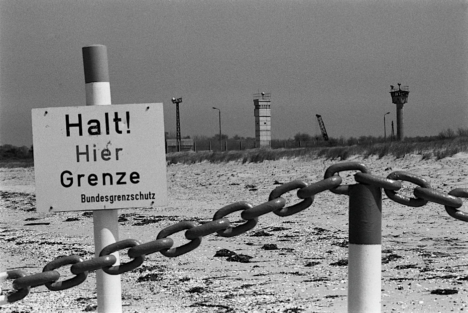 Innerdeutsche Grenze an der Ostsee in Travemünde-Priwall, Schleswig-Holstein.