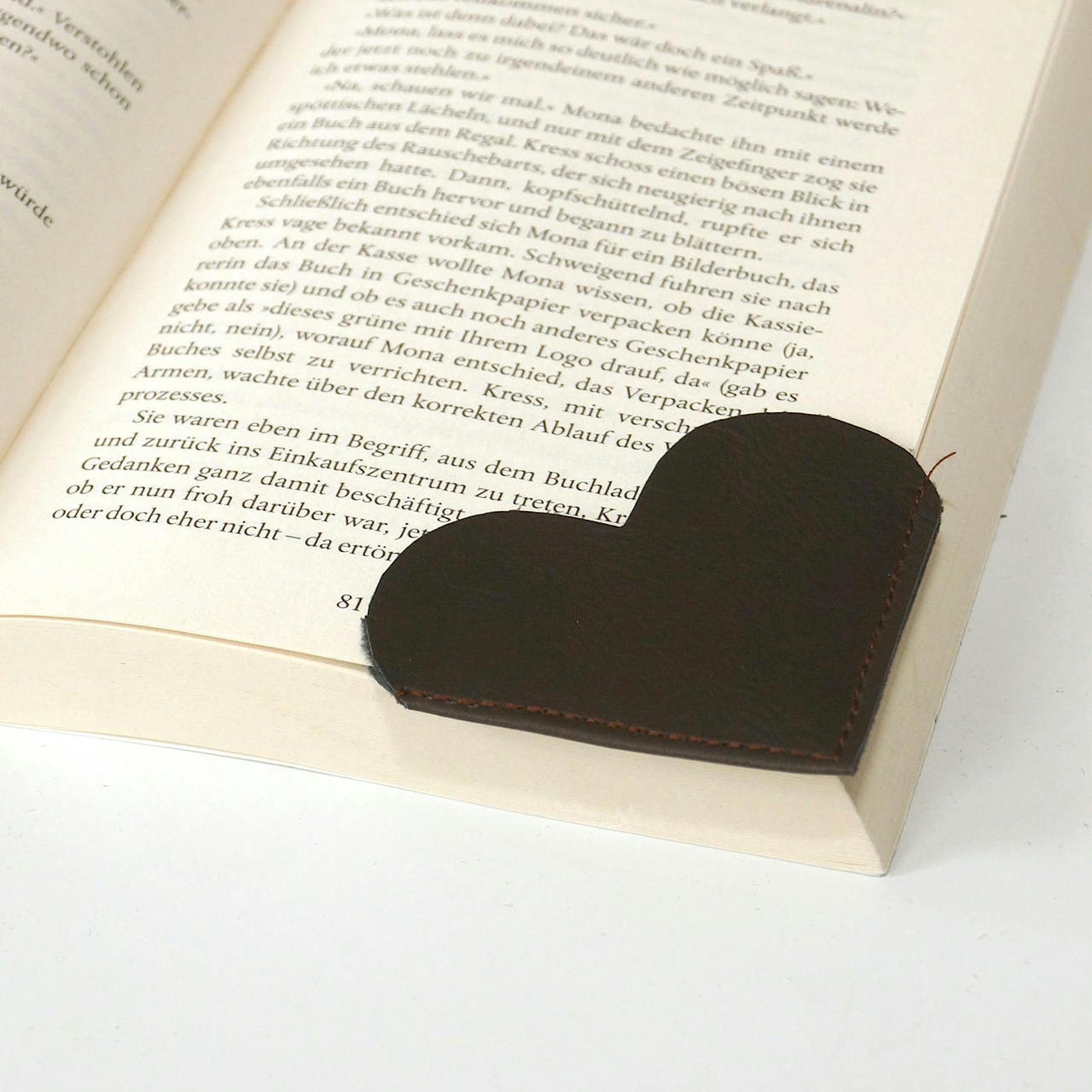 Stoffreste: Eine Leseecke mit Herz selber nähen