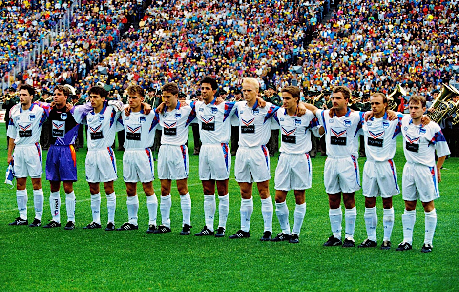 Hertha im DFB Pokalfinale gegen Leverkusen 1993 im Olympiastadion.
