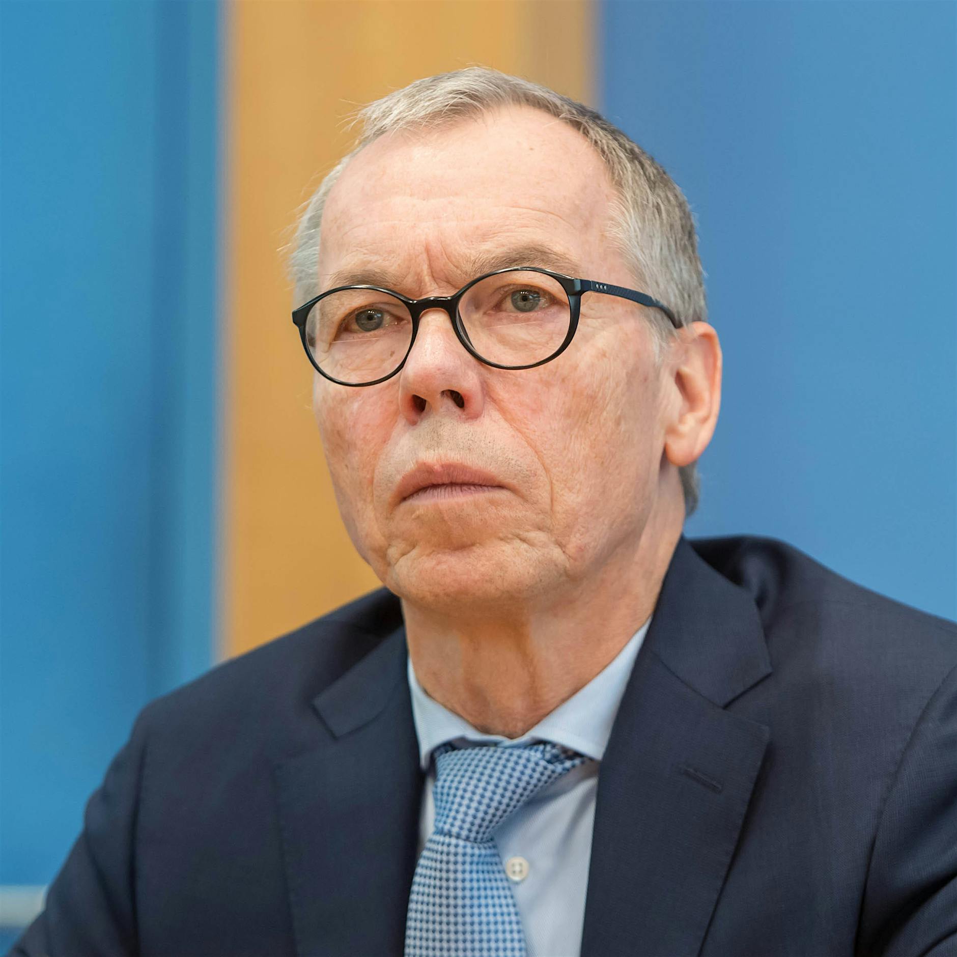 Keine Übersterblichkeit durch Covid-19: Chef von Gesundheitsamt vergleicht Corona mit Grippe und Hitzewellen