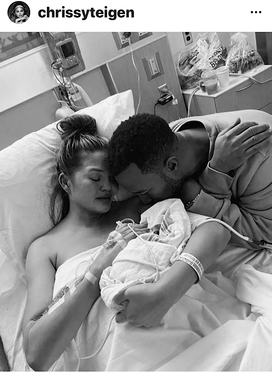 Chrissy Teigen und ihre Ehemann John Legend trauern um ihren Sohn.