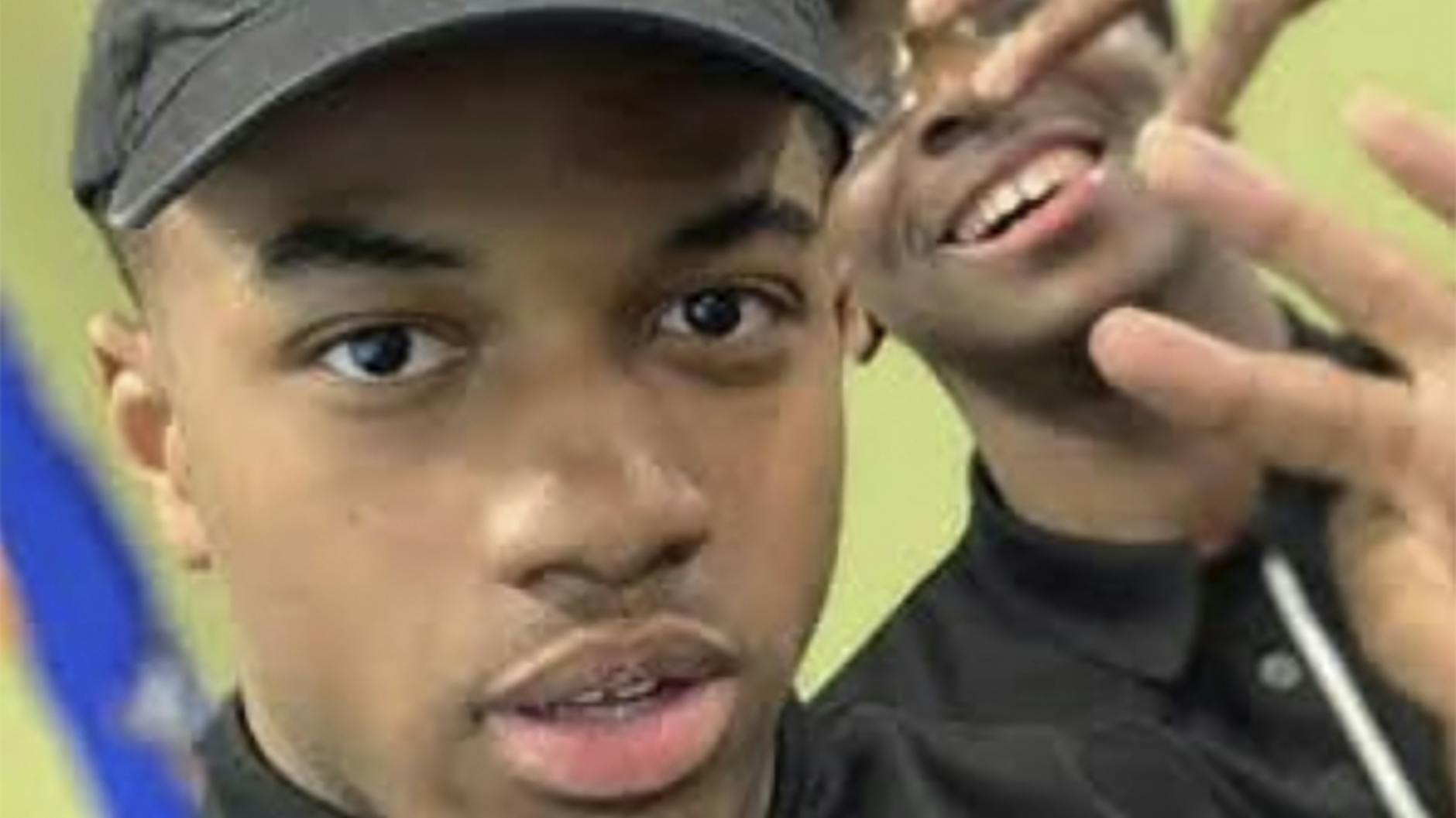 Alvin Cole (li.) soll von einem Polizeioffizier erschossen worden sein. 