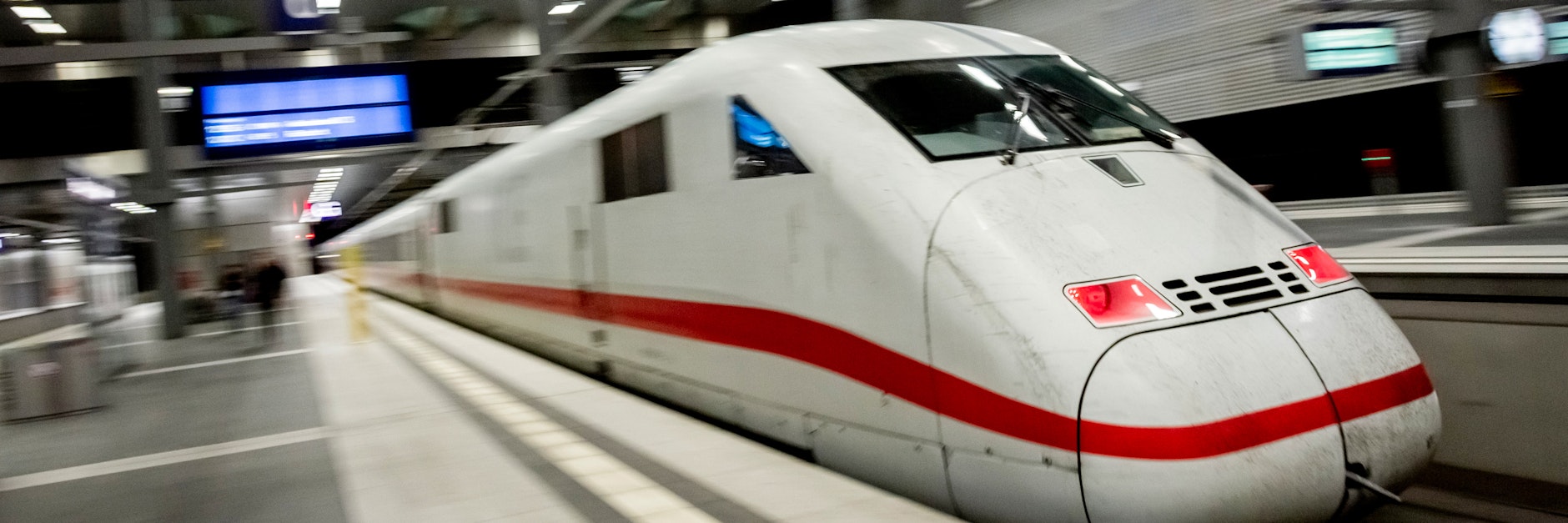 Bei Hannover wurde ein ICE durchsucht. (Symbolbild)