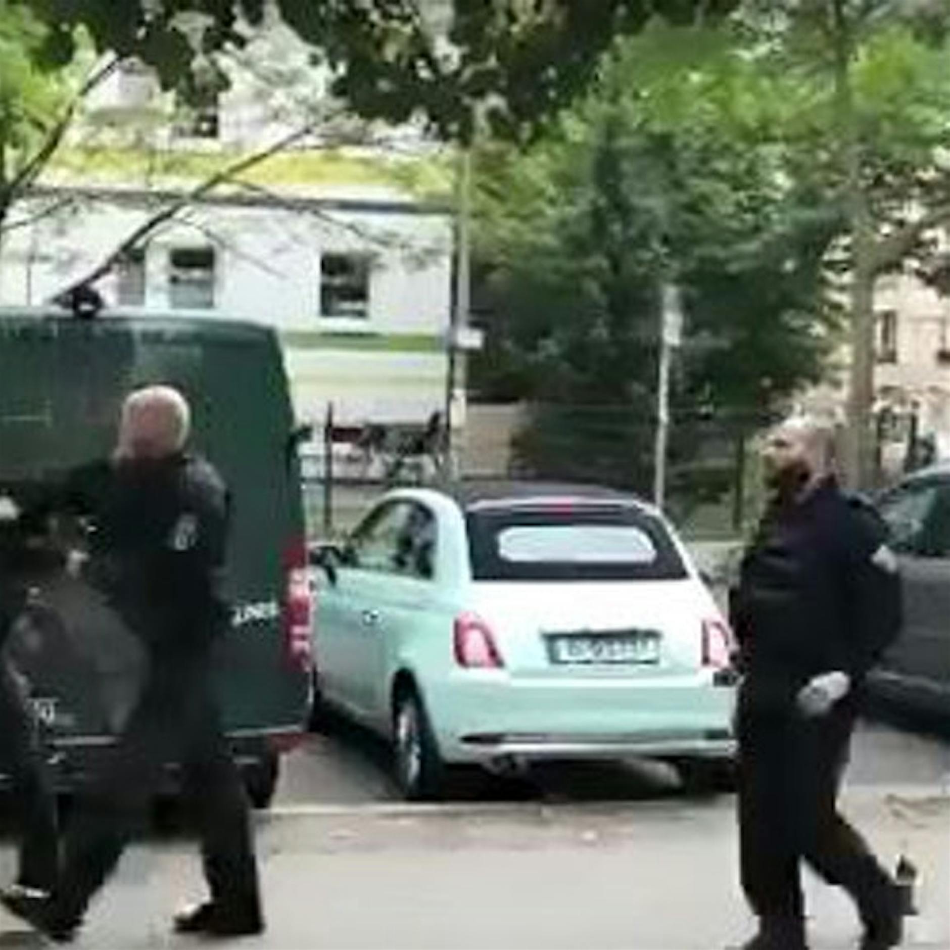 Faustschlag: Polizist schlägt in Friedrichshain Mann nieder - mit Video
