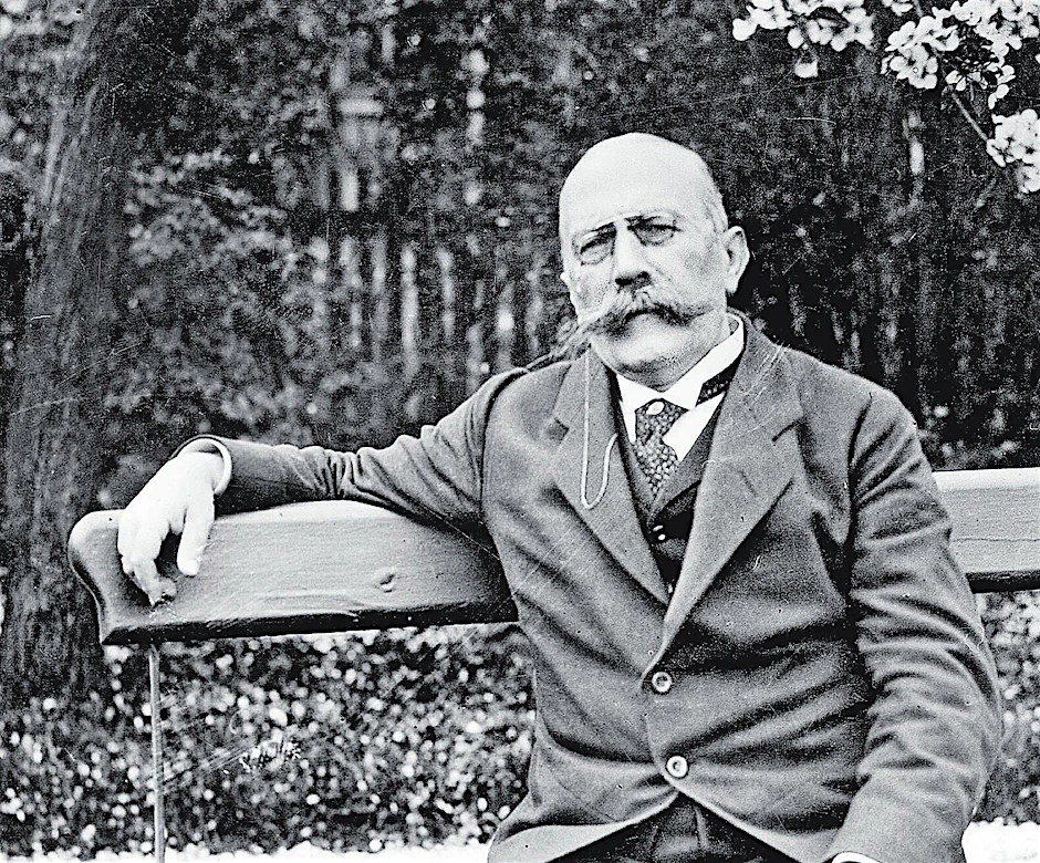 Adolf Wermuth (1855–1927)&nbsp; war von 1912 bis 1920 Oberbürgermeister von Berlin. Er setzte 1920 den Vertrag zur Bildung der Einheitsgemeinde Groß-Berlin durch.