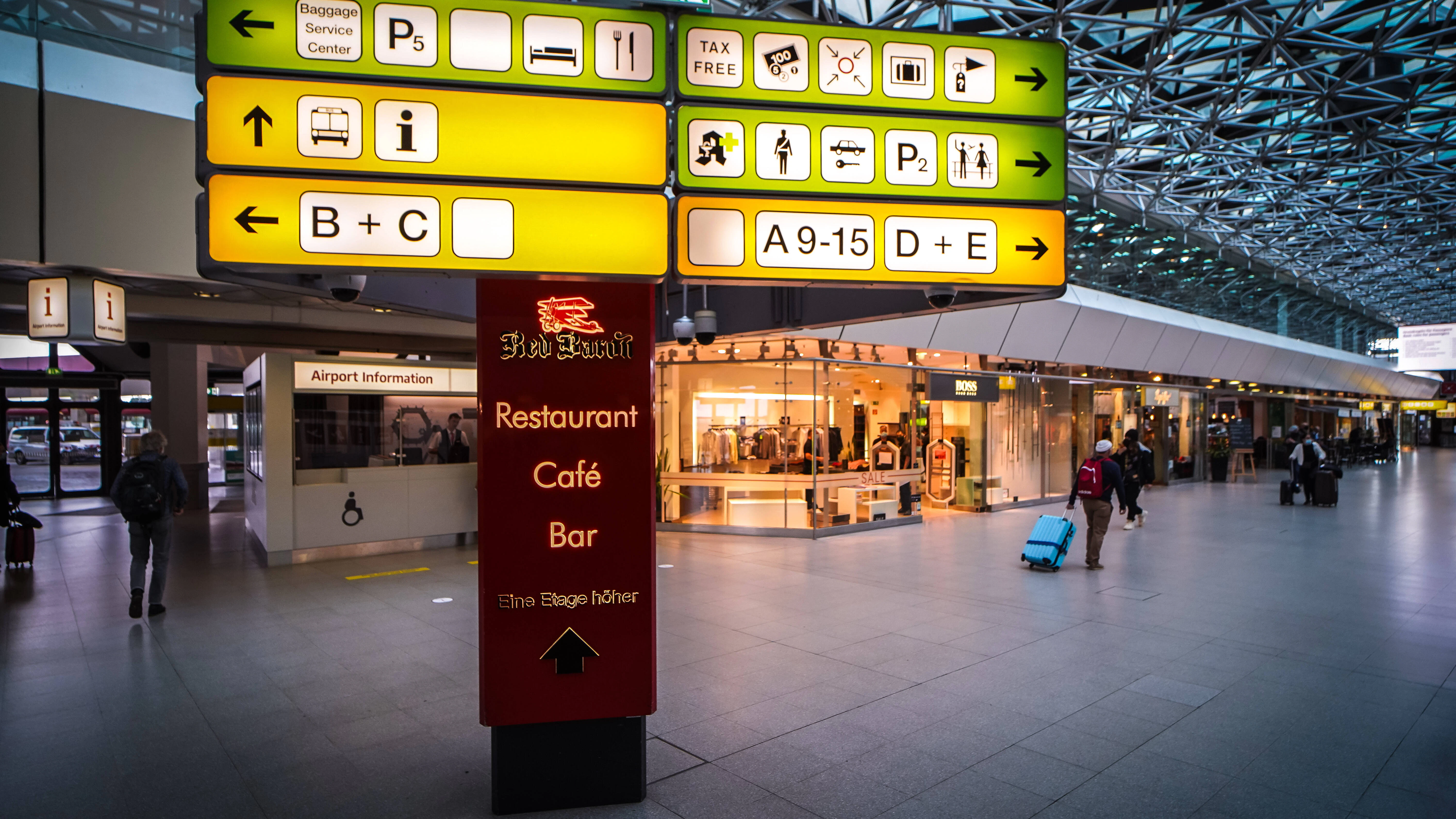 Flughafen Tegel, Terminal A. Am 8. November hebt in TXL zum letzten Mal ein Flugzeug ab . Wie beim ersten Flug 1960 wird es die Air France sein.