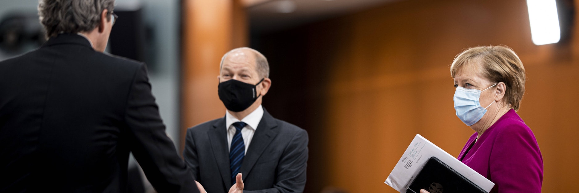 Bundesverkehrsminister Andreas Scheuer, Bundesfinanzminister Olaf Scholz und Bundeskanzlerin Angela Merkel zu Beginn der Kabinettssitzung in Berlin