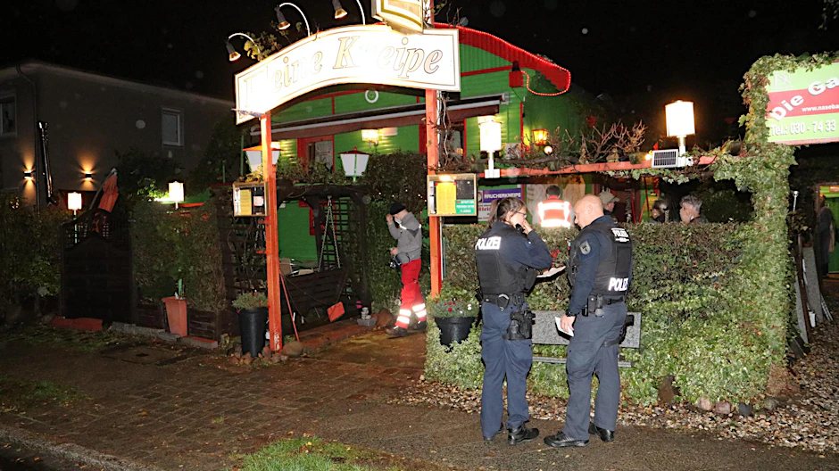 Ein Lokal in Lichtenrade wurde überfallen. Mehrere Personen wurden durch Reizgas verletzt.<br>