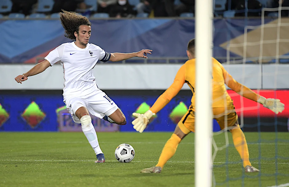 Matteo Guendouzi beim U21-Länderspiel des französischen Teams gegen die Slowakei. Jetzt hat er Corona und kann für Hertha nicht spielen.