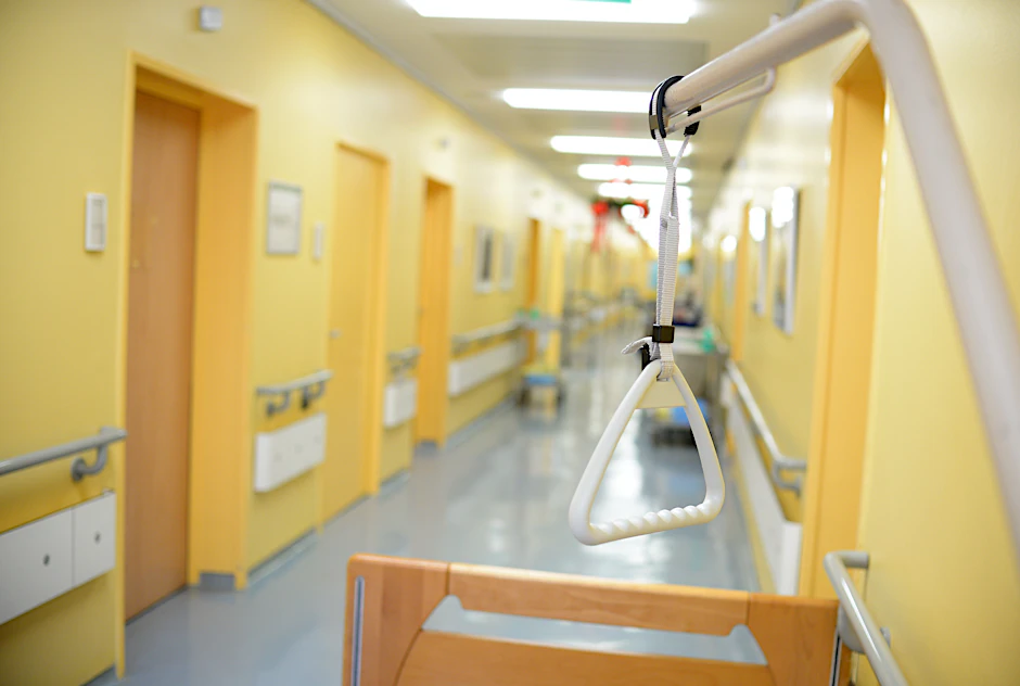 Die Besuchszeiten in Krankenhäusern werden in der nächsten Zeit stark eingeschränkt.