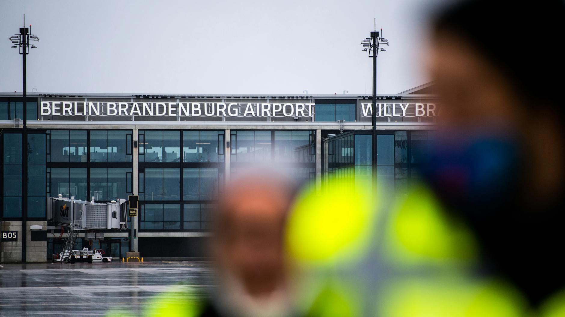 14 Jahre nach dem ersten Spatenstich: Die Eröffnung des Flughafens BER wird vorbereitet.