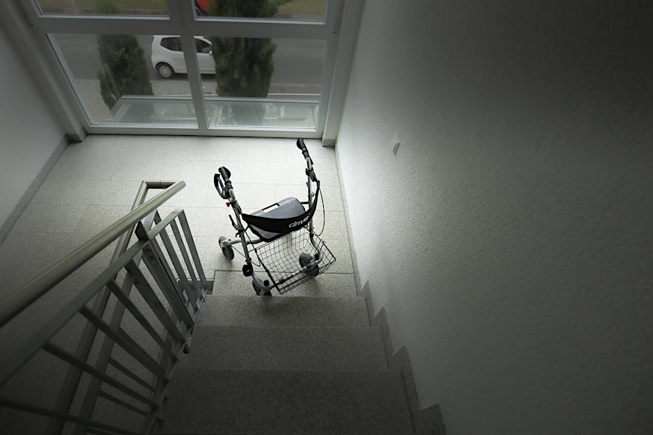 In Pflegeheimen wird Covid 19 oft durch Personal übertragen - und kann dort verheerende Auswirkungen haben. Es braucht flächendeckend schlüssige Konzepte, viel mehr Hilfe aus der Politik und deutlich mehr Aufmerksamkeit aus der Bevölkerung.