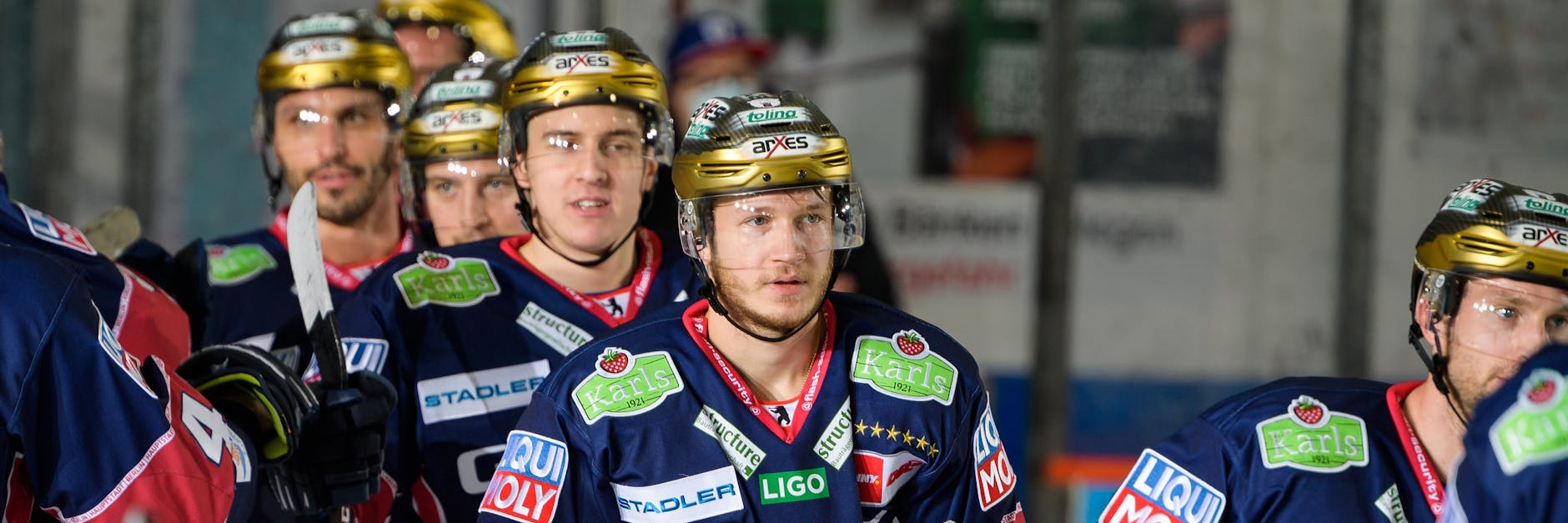 Eric Mik (Mitte) erzielte den Treffer des Tages.