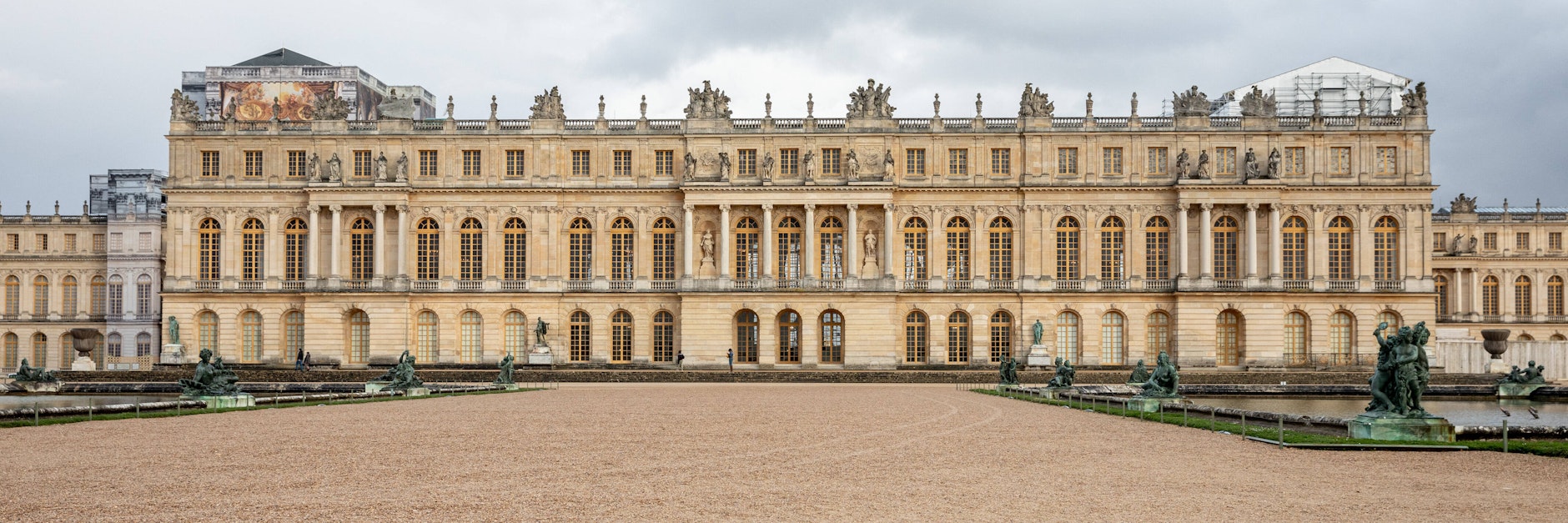 Das weltberühmte Schloss von Versailles nahe Paris