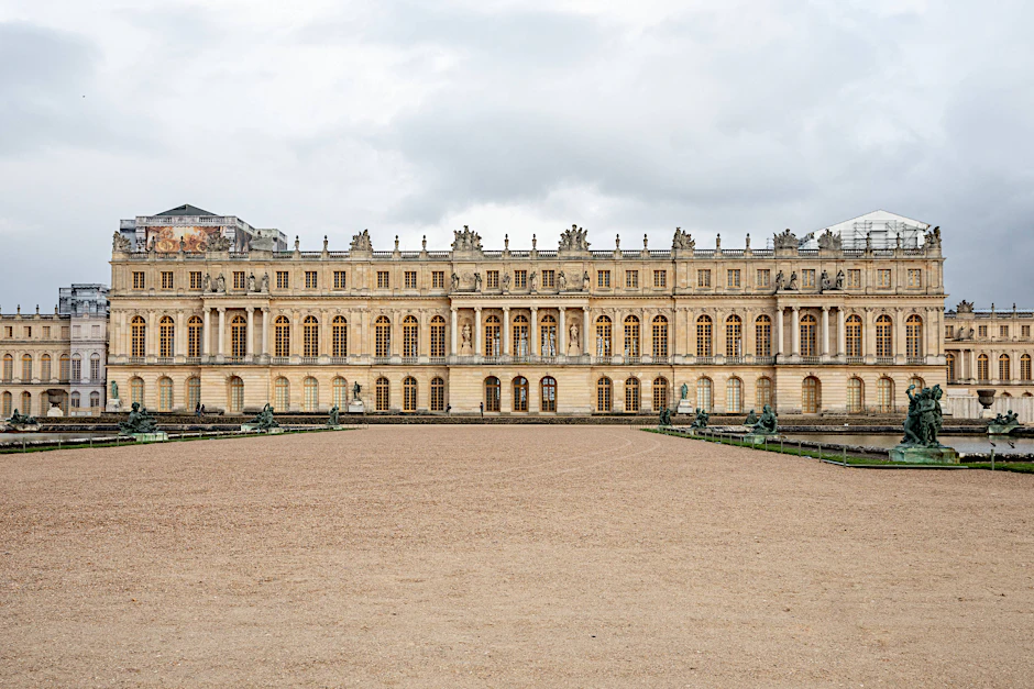 Das weltberühmte Schloss von Versailles nahe Paris