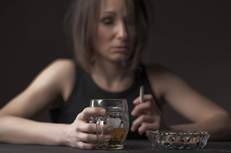 Eine alkoholkranke Mutter ist mit ihrem Baby völlig überfordert. Was tun, in so einer Situation?