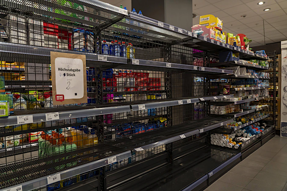 Zu Beginn der Pandemie gab es geplünderte Regale in den Supermärkten.&nbsp;