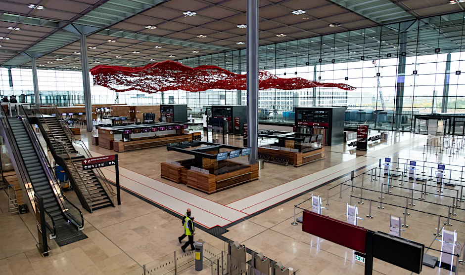 Check-in-Schalter im Terminal 1 des BER