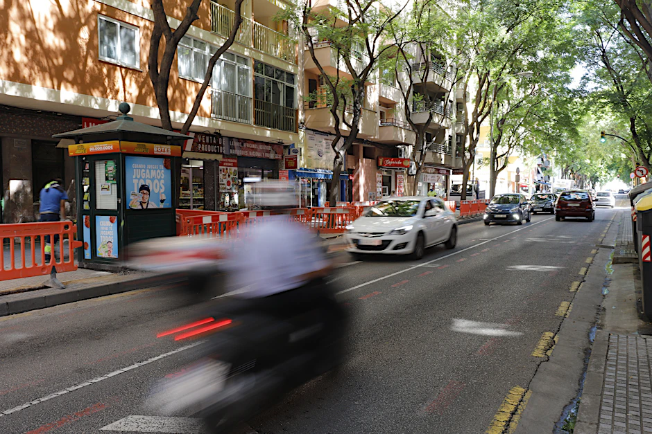 Autos fahren auf einer Straße im Stadtteil Son Gotleu in Palma.&nbsp;