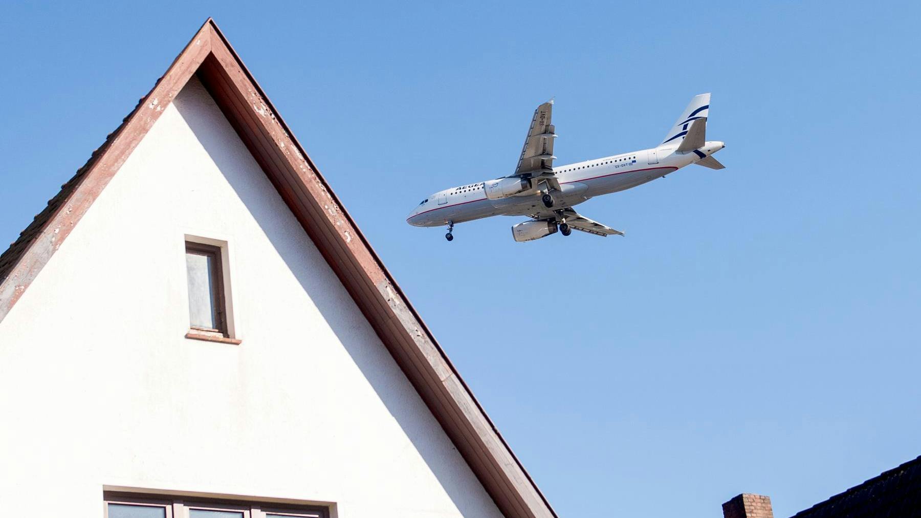 Flugzeuge sind laut. Und die Region rings um den Flughafen BER sind recht dicht besiedelt.