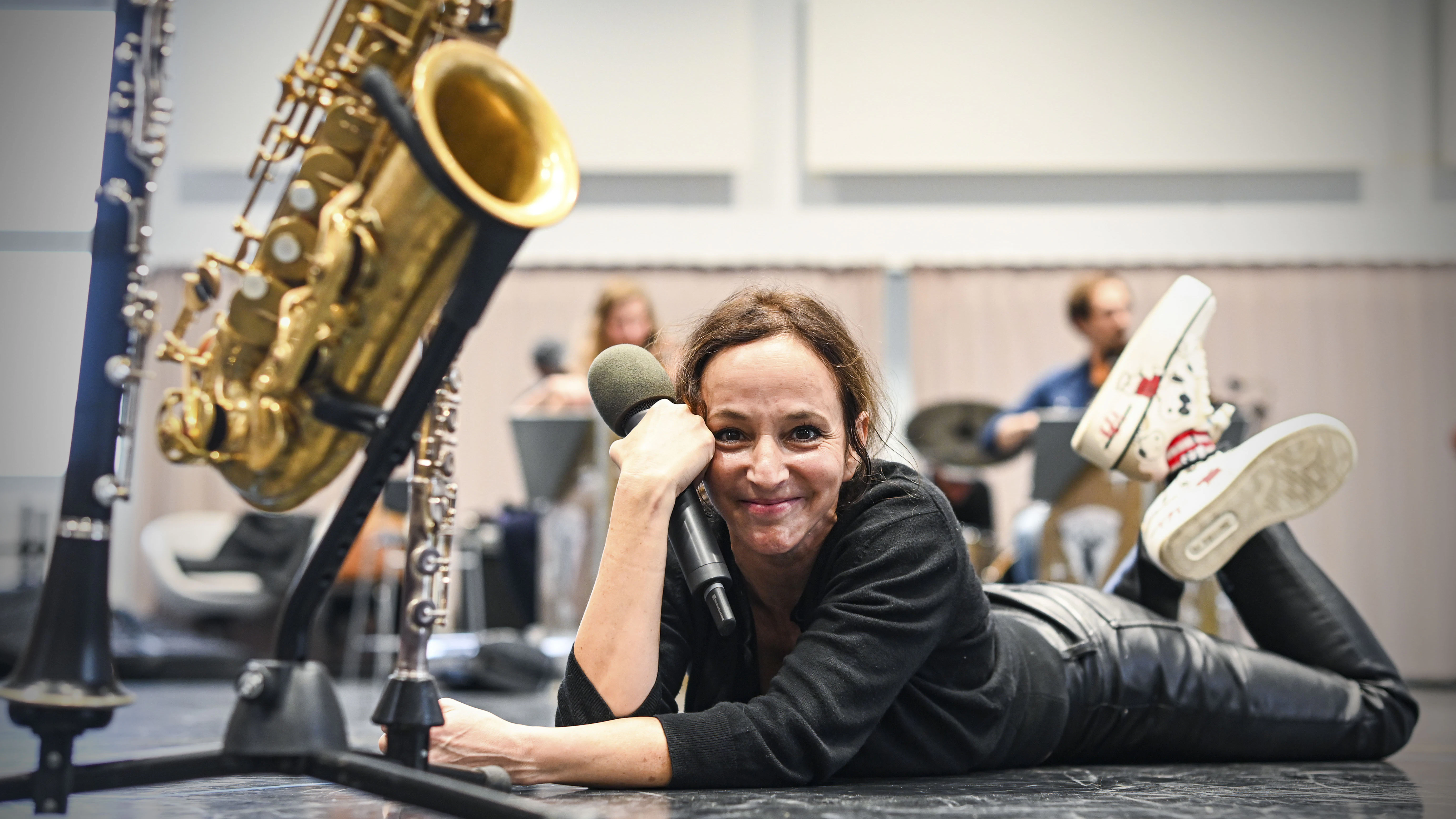 Sharon Brauner singt im Orchester.