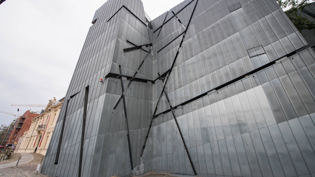 Auch Museum in NRW wurde mit Flüssigkeit attackiert