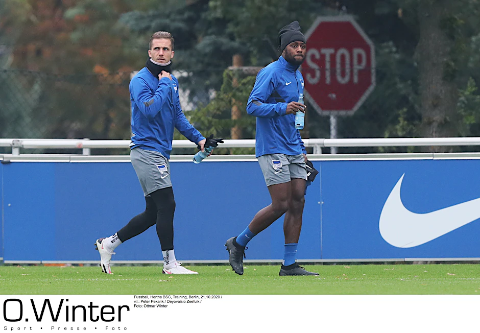 Peter Pekarik und Deyo Zeefuik konnten gestern wieder auf dem Rasen trainieren.