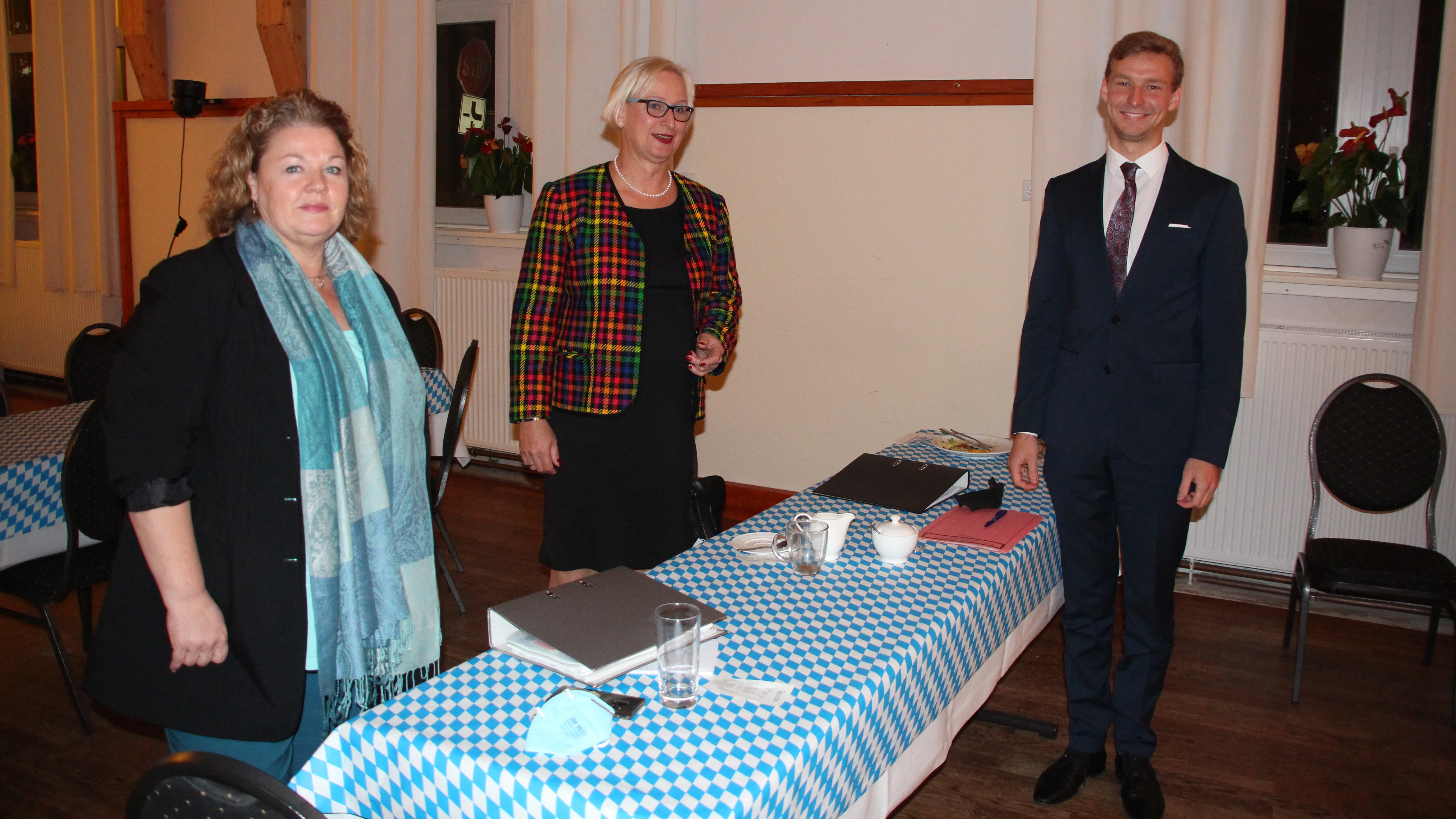vlnr: Ariane Fäscher, Ria Cybill Geyer, Finn Kuhne – jeder von ihnen will für die SPD im Wahlkreis 58 Oberhavel&nbsp; (Havelland II) in den Bundestag ziehen, aber nur einer von ihnen wird kandidieren.<br><br>