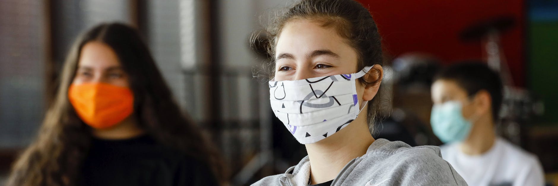 Schulbetrieb unter Auflagen des Corona-Infektionsschutzes - die Studie zeigt, dass Jugendlichen Home Schooling und Home Office ziemlich schwer fallen.