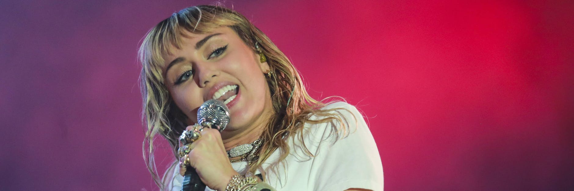 Sängerin und Schauspielerin Miley Cyrus soll eine Begegnung der dritten Art gehabt haben. 