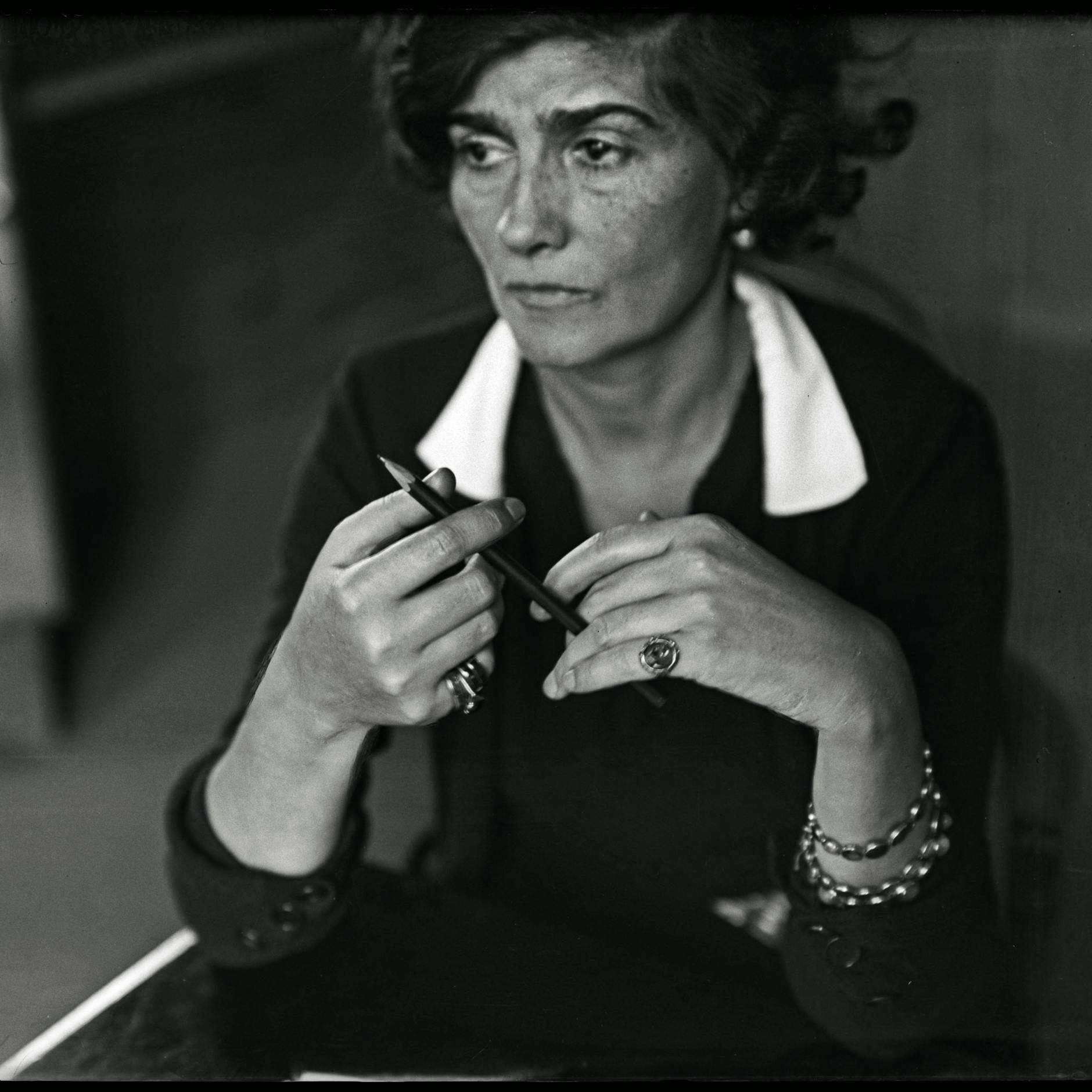 Mademoiselle Unternehmerin: Gabrielle Chanel in den 1930ern, meisterlich porträtiert von André Kertész.