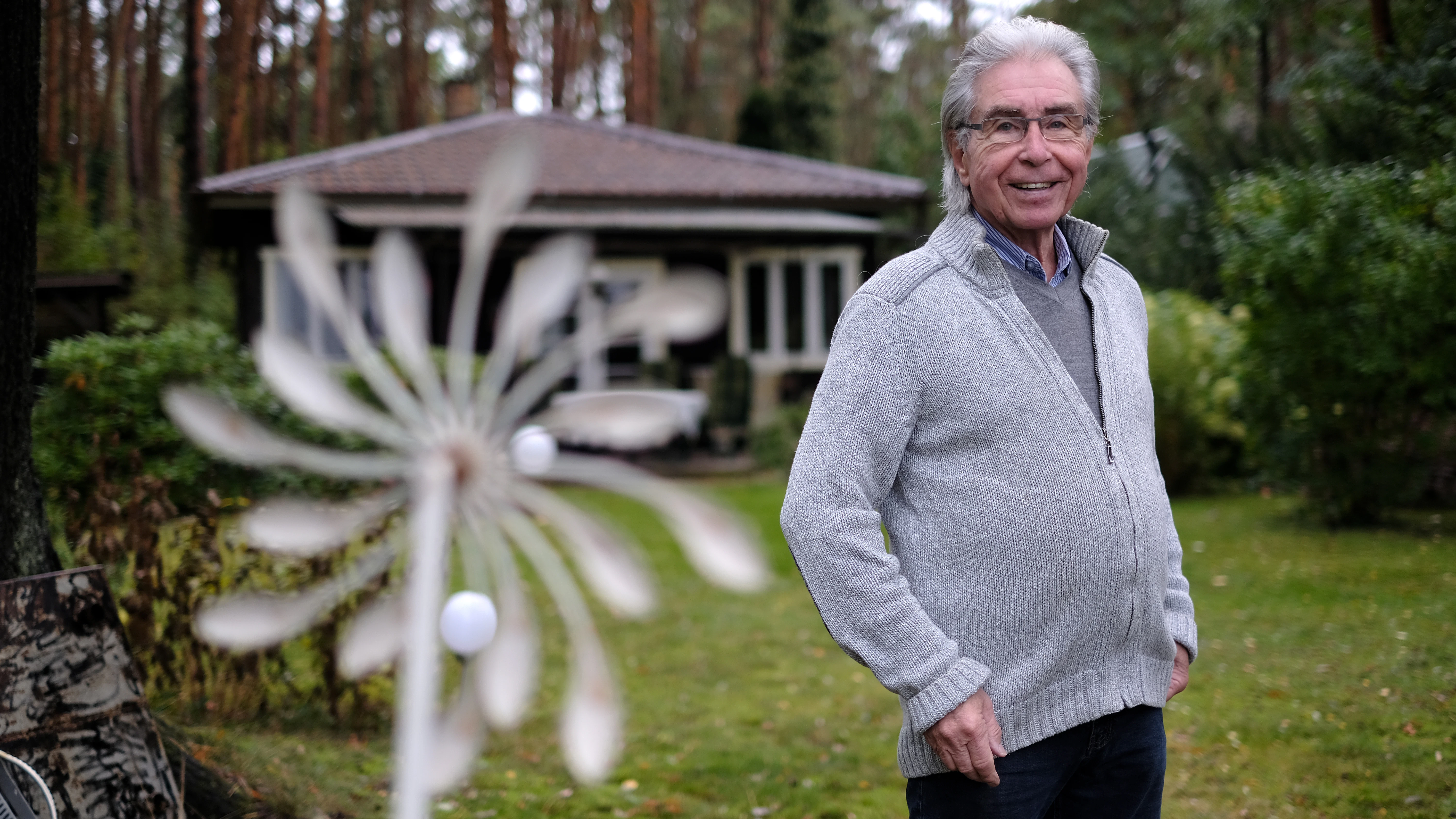 Der Flieger Heinz-Dieter Kallbach bleibt auch heute nicht am Boden. Die Pilotenlegende ist gerade 80 Jahre alt geworden, Kallbach fliegt noch immer und bildet weiter Piloten aus.<br>
