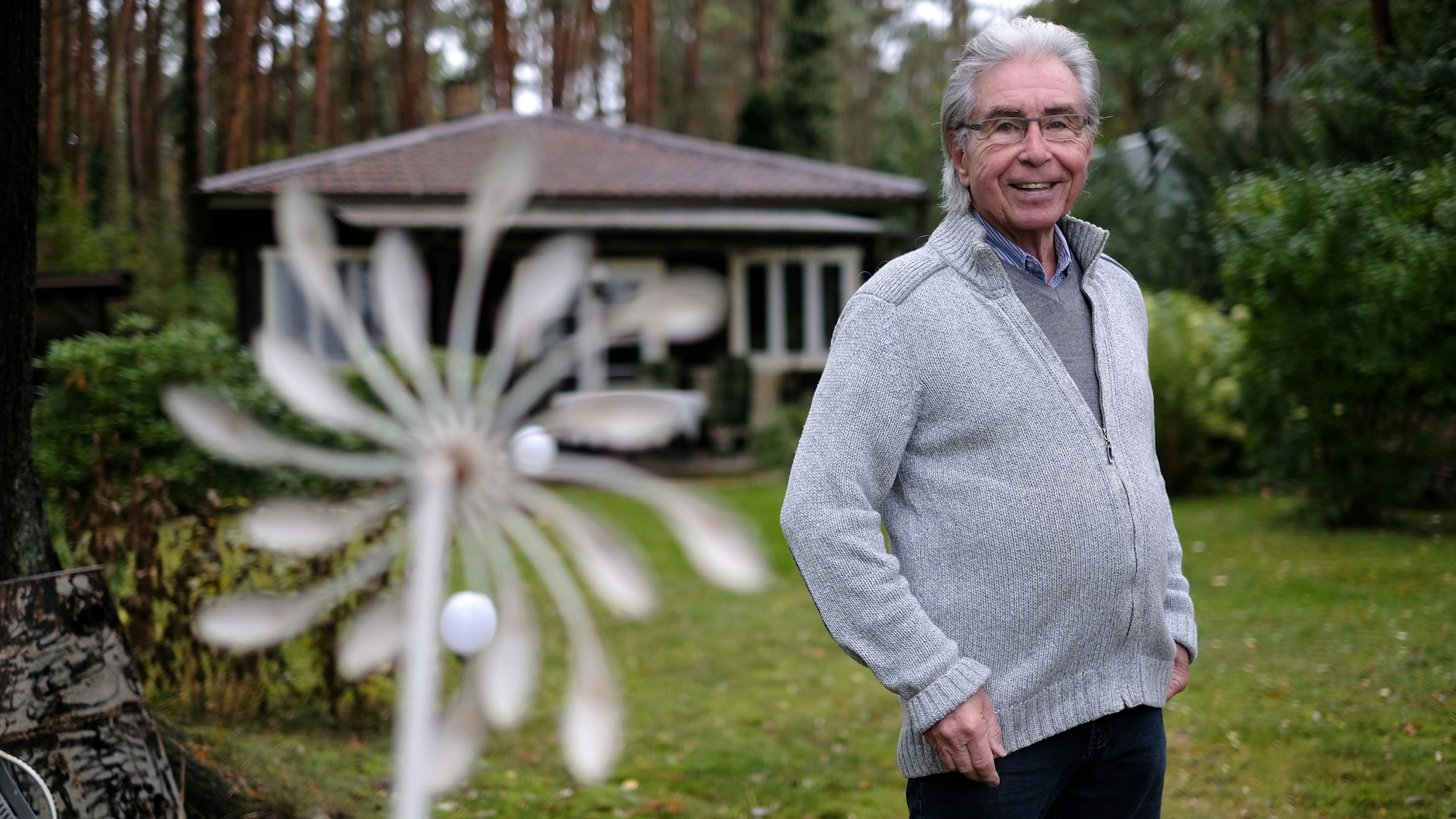 Der Flieger Heinz-Dieter Kallbach bleibt auch heute nicht am Boden. Die Pilotenlegende ist gerade 80 Jahre alt geworden, Kallbach fliegt noch immer und bildet weiter Piloten aus.<br>