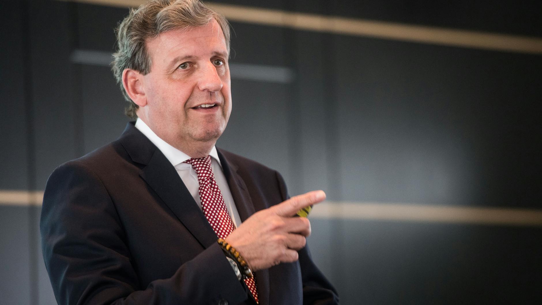 Stefan Wolf will, dass Arbeitnehmer in der Corona-Krise zu Gunsten der Unternehmen Opfer bringen.